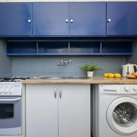 Walowa With Balcony Downtown By Renters Varsóvia