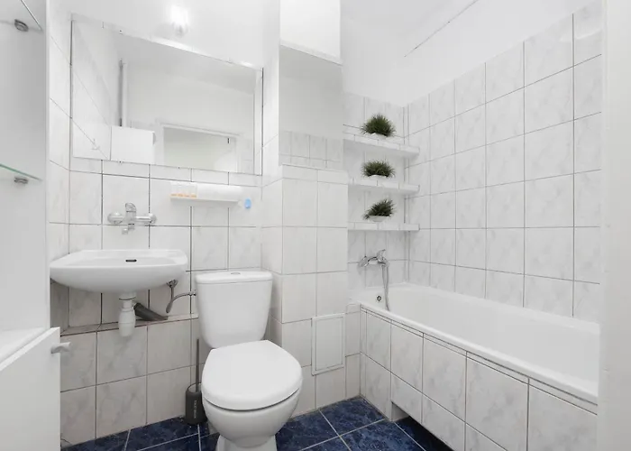 Wałowa With Balcony Downtown By Renters Apartament Warszawa